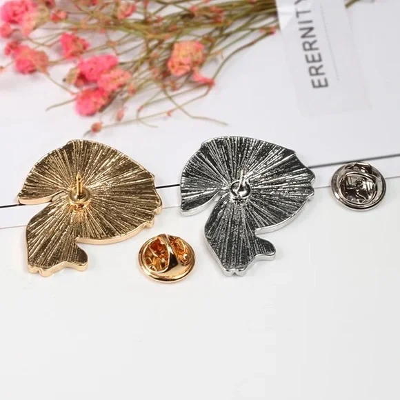 1 LEFT‼️ Set of 2 Matching Fox Pins Enamel Gold Silver Metal Brooch Pair Foxes - Picture 7 of 12